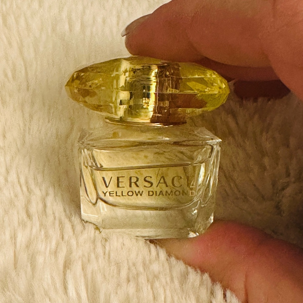 Versace Yellow Diamond Eau De Toilette